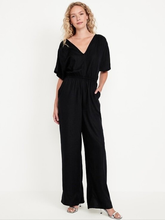 Old Navy Pants - NWT! Old Navy Black V-Neck Wide-Leg Jumpsuit